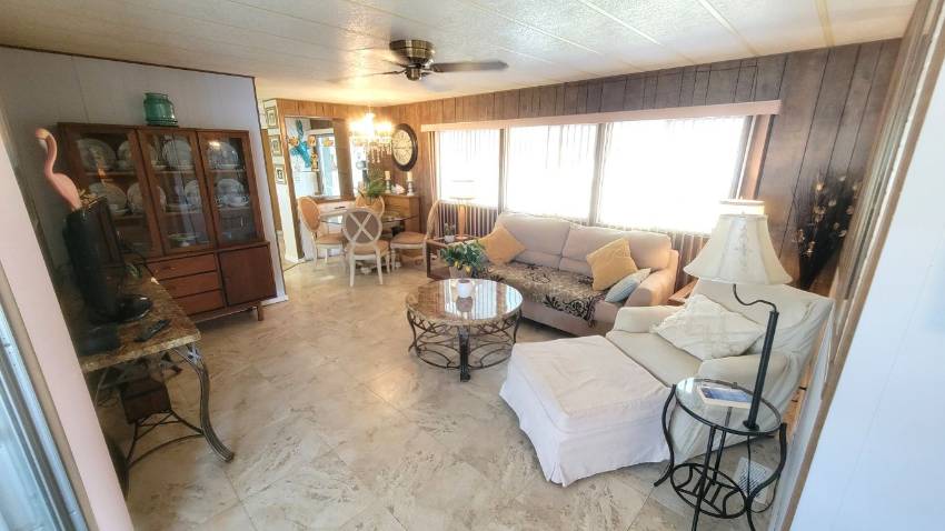 88 Emerald Drive a Dundee, FL Mobile or Manufactured Home for Sale